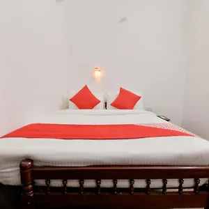 *** Hotel O Near General Hospital Junction India