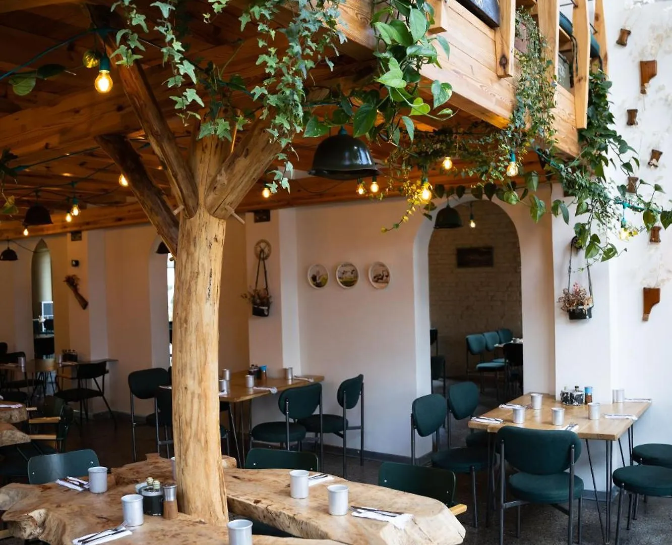 Hotel Kazerma E Cerenit Surrel