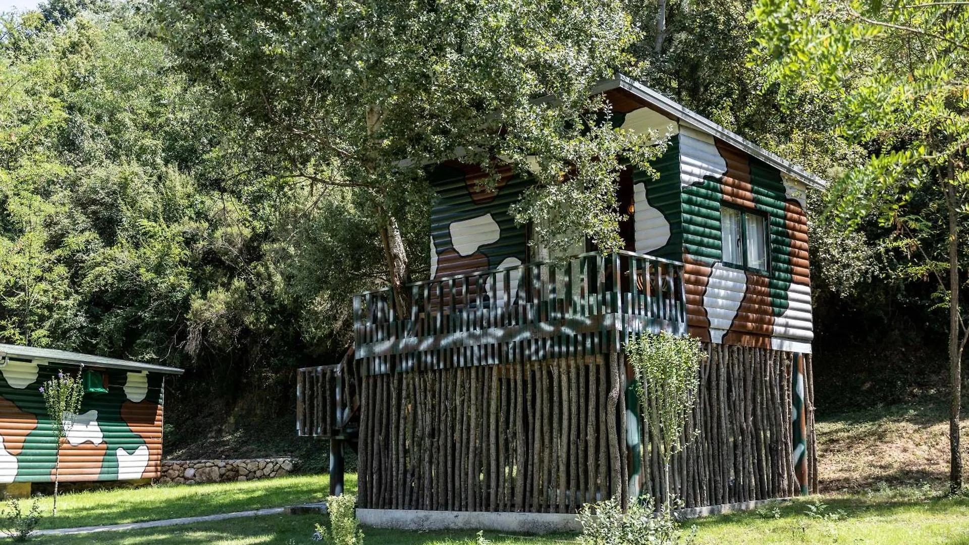 Hotel Kazerma E Cerenit Surrel